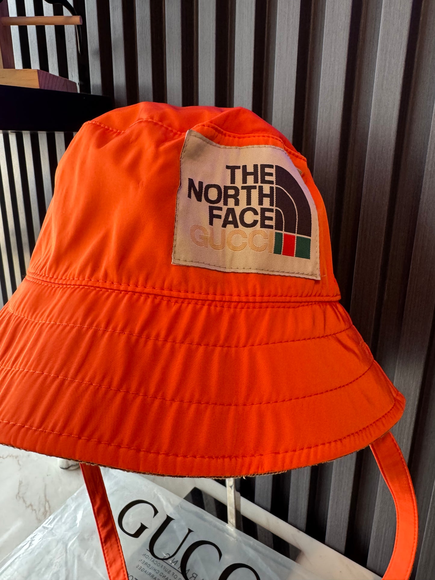 Gorro unisex the north face x Gucci