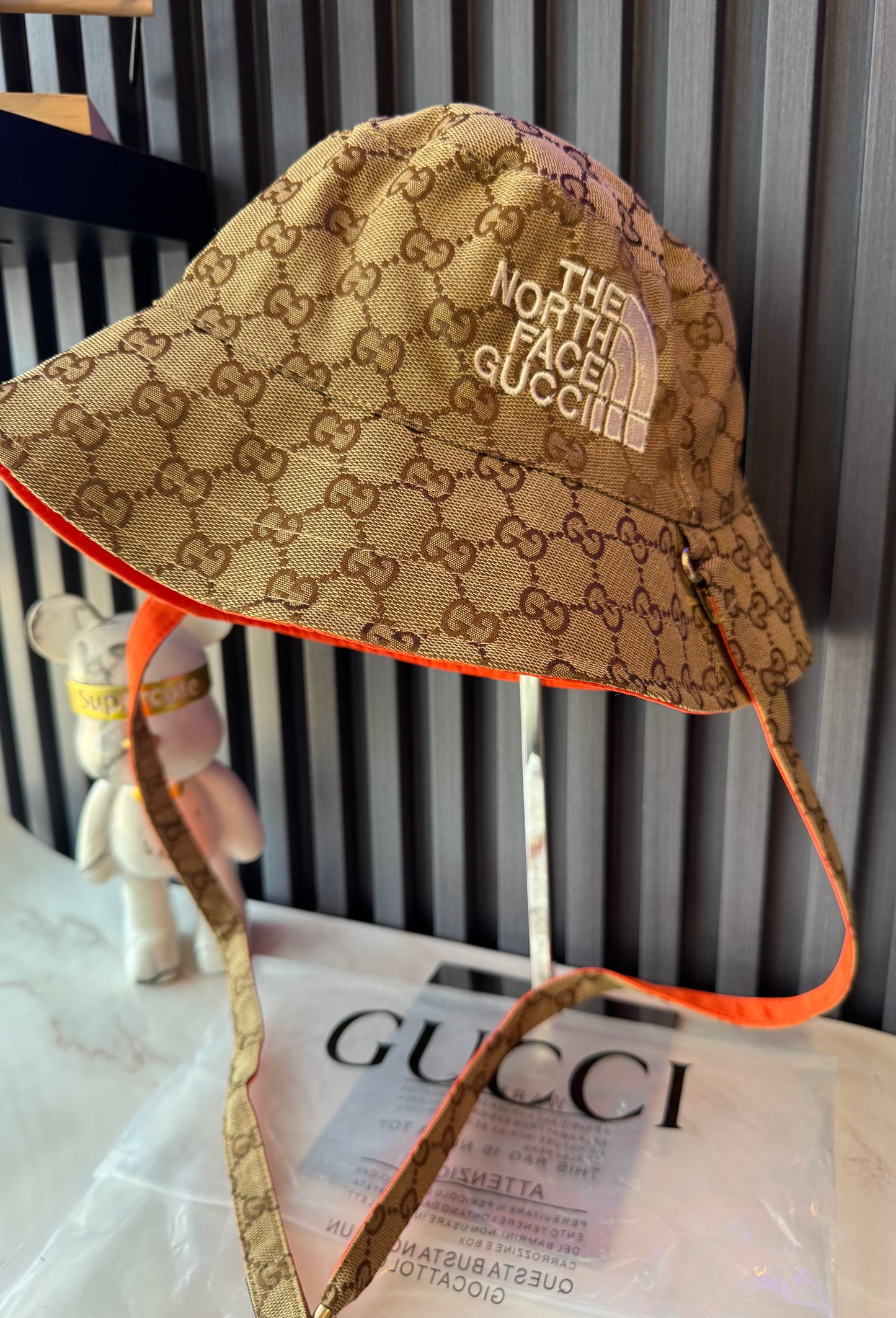 Gorro unisex the north face x Gucci
