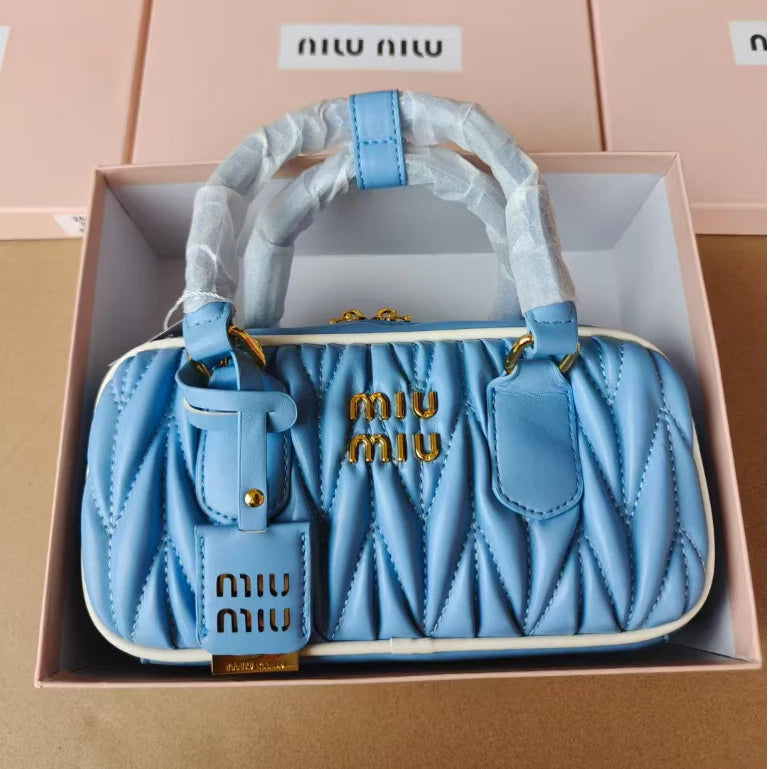Miu Miu cartera/crosbody
