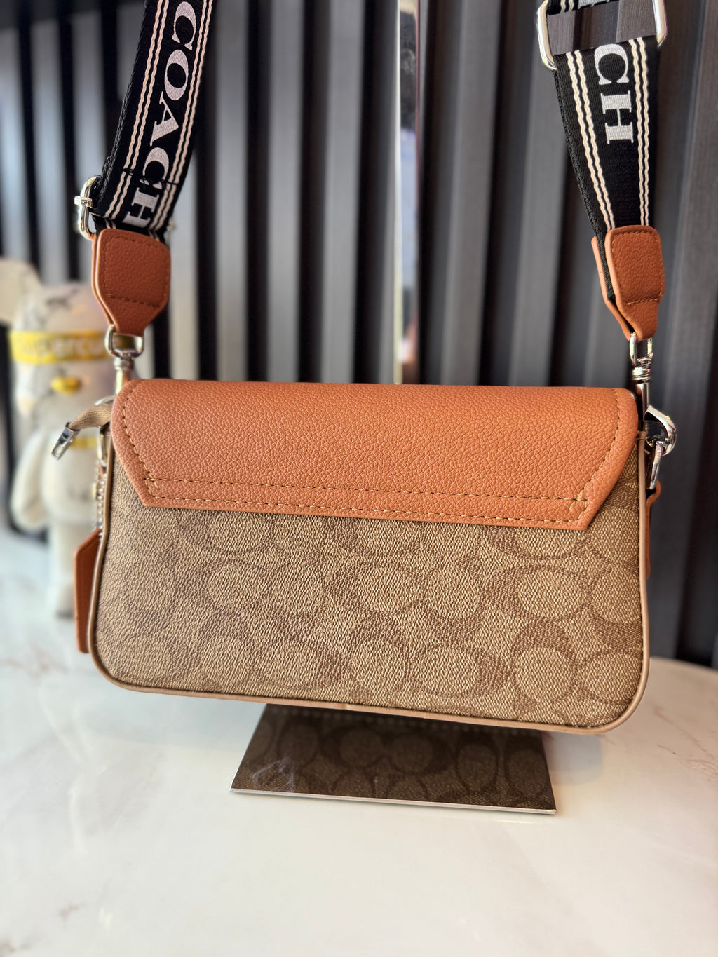 Crossbody coach