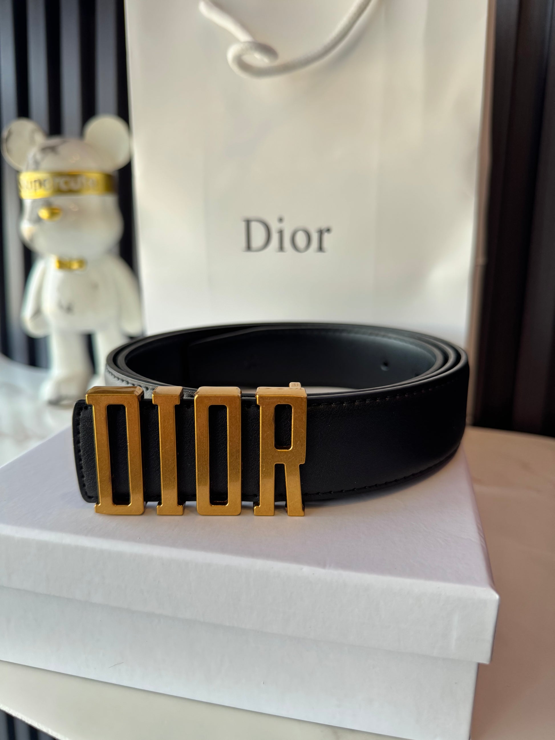 Cinturón Dior  (incluye caja y Bolsa)