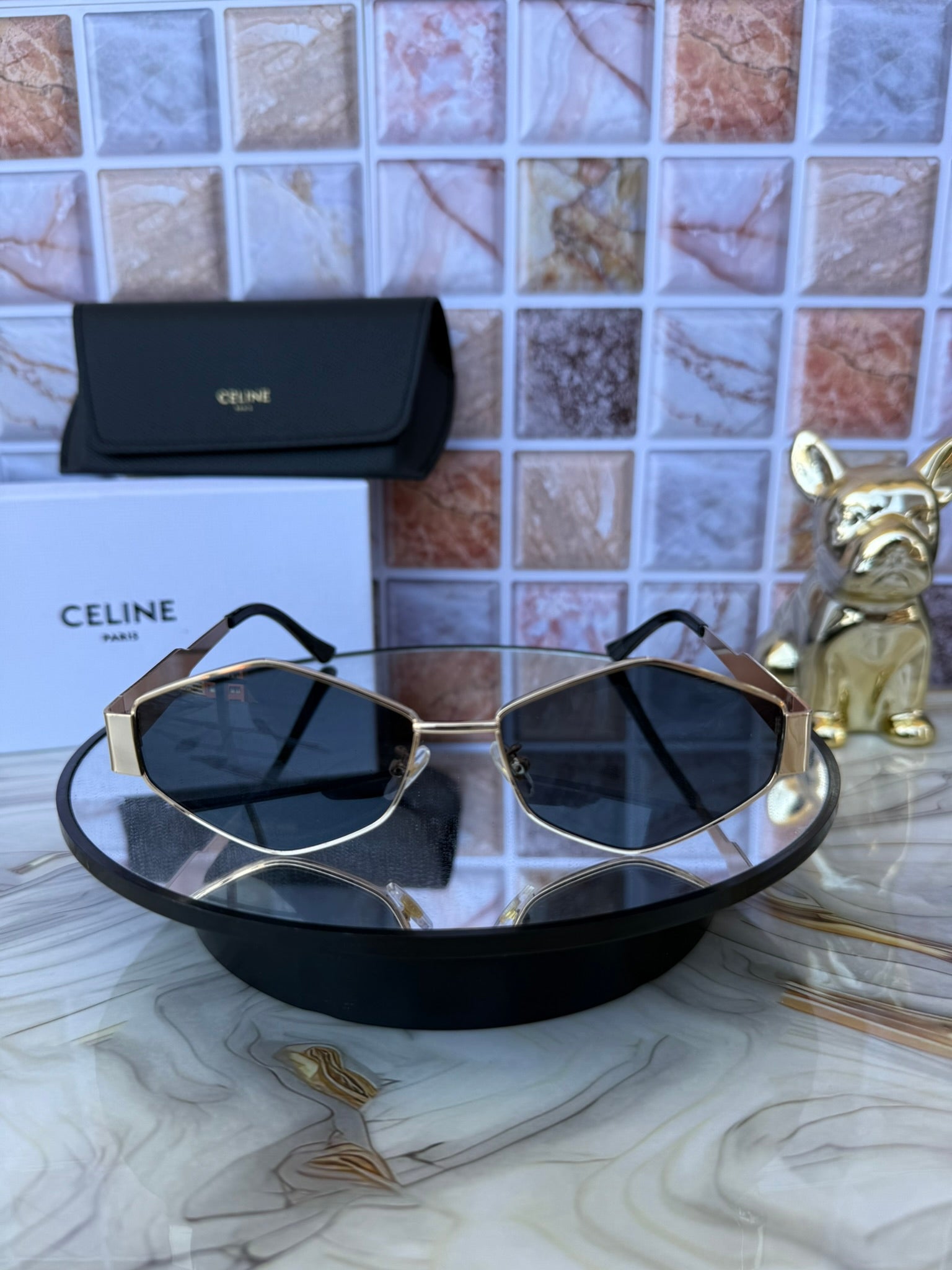 🕶️ Lentes Celine Dorados – Diseño Exclusivo con Cristal Triangular