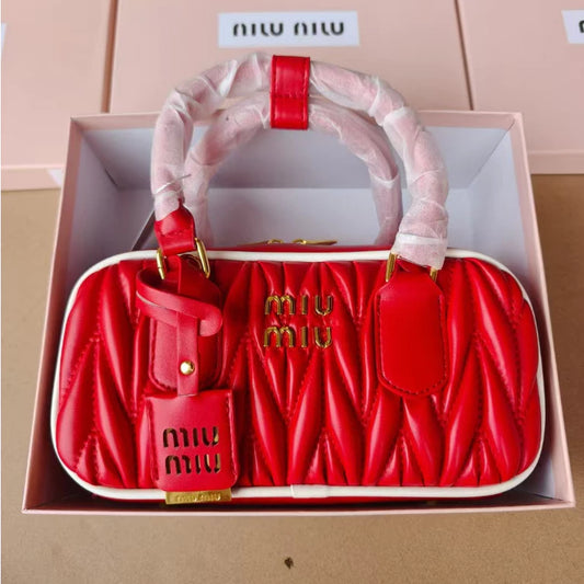 Miu Miu cartera/crosbody