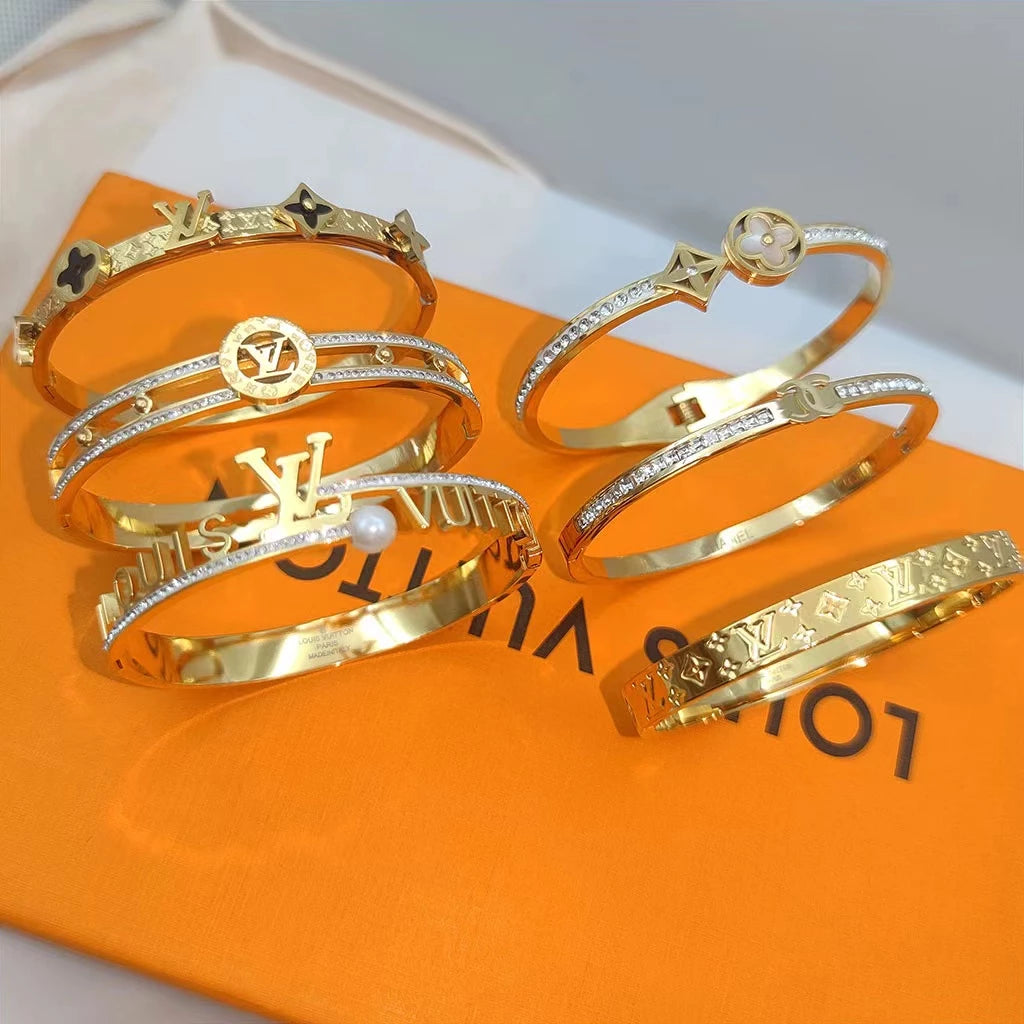 Brazaletes  LV , Dr , H , Chanel