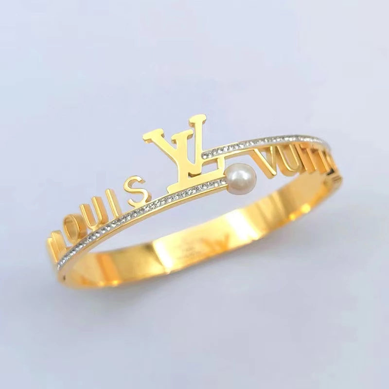 Brazaletes  LV , Dr , H , Chanel